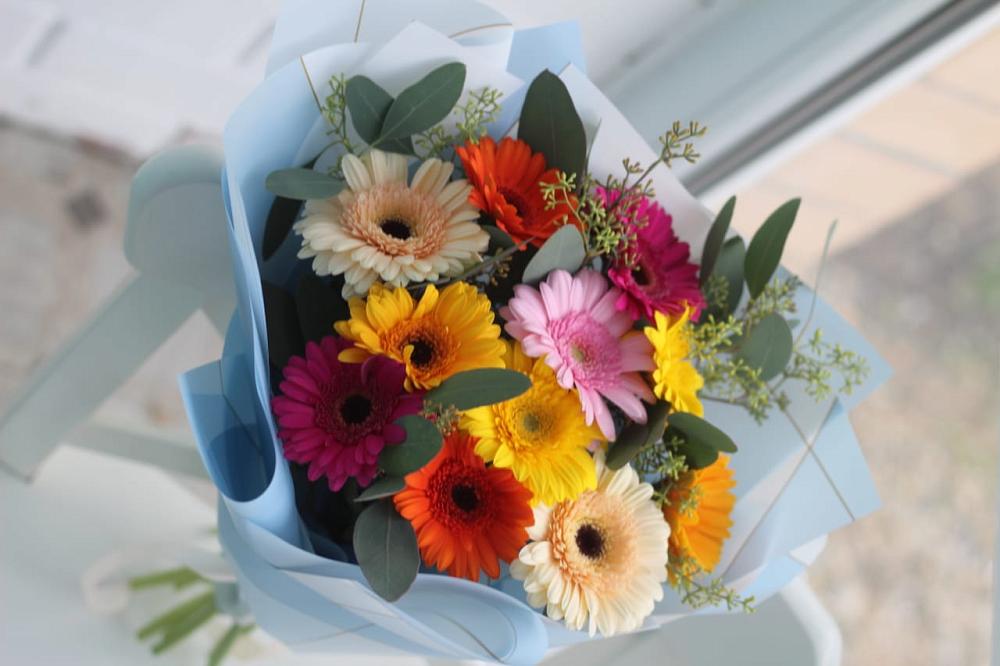 Букет цветов из: Герберы в Среднем