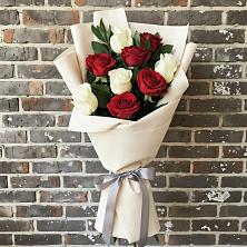 Букет цветов из:  Розы в Среднем