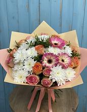 Букет цветов из:  Розы, Герберы и Хризантемы в Среднем