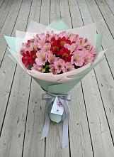 Букет цветов из:  Альстромерии #REPLACE_PRED# Среднем