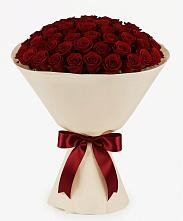 Букет 101 Бордовая роза Блэк Бакарра в Среднем