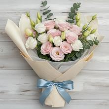 Букет цветов из:  Лизиантусы в Среднем