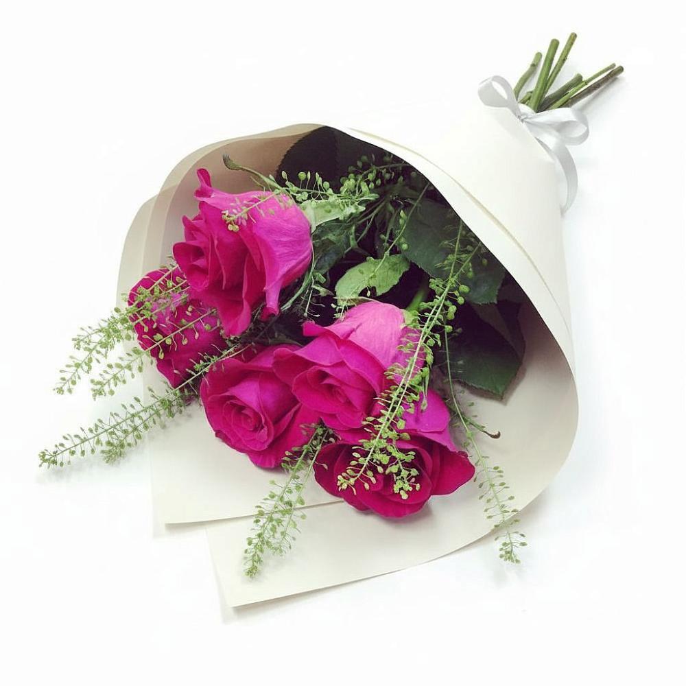 Букет цветов из: Розы в Среднем