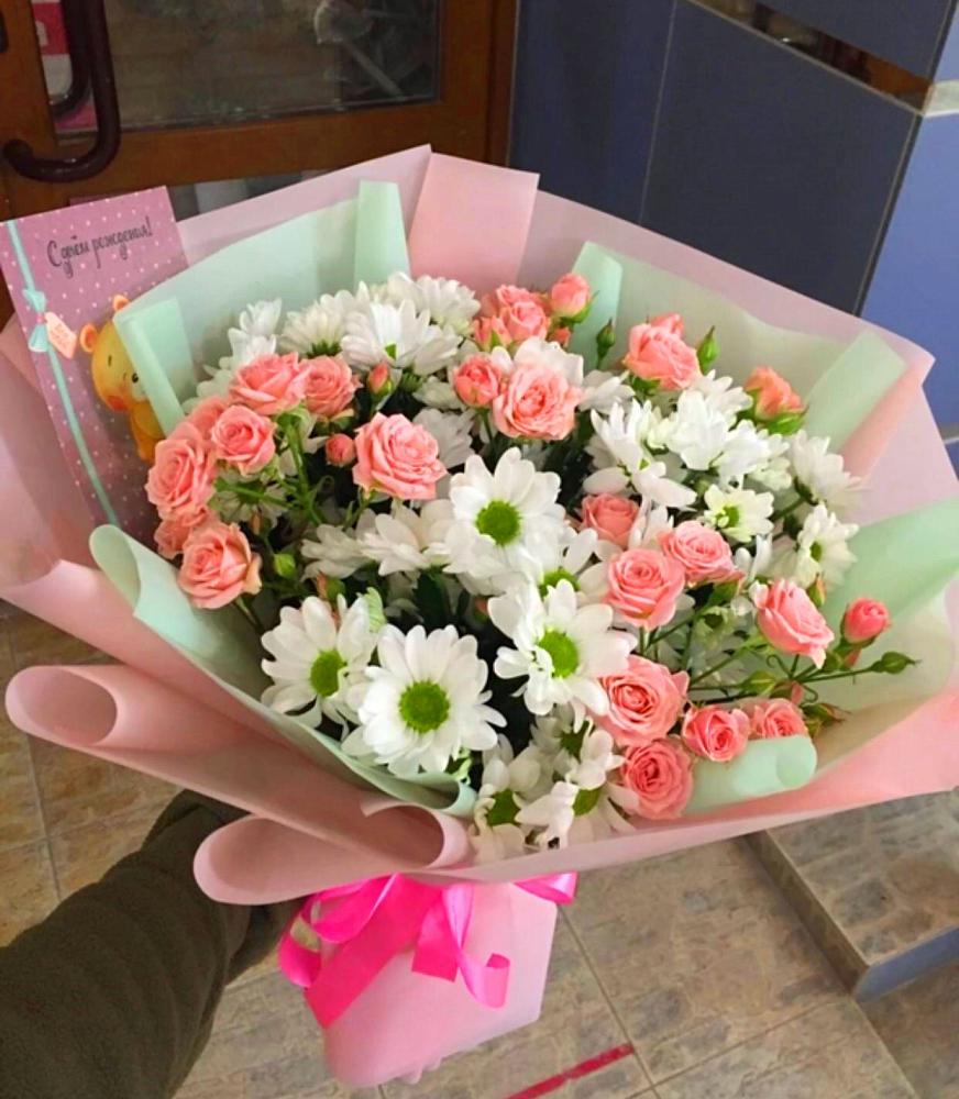 Букет цветов из: Розы и Хризантемы в Среднем