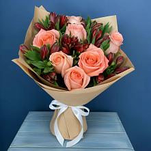 Букет цветов из:  Розы и Альстромерии в Среднем