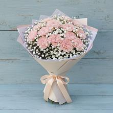 Букет цветов из:  Гвоздики в Среднем