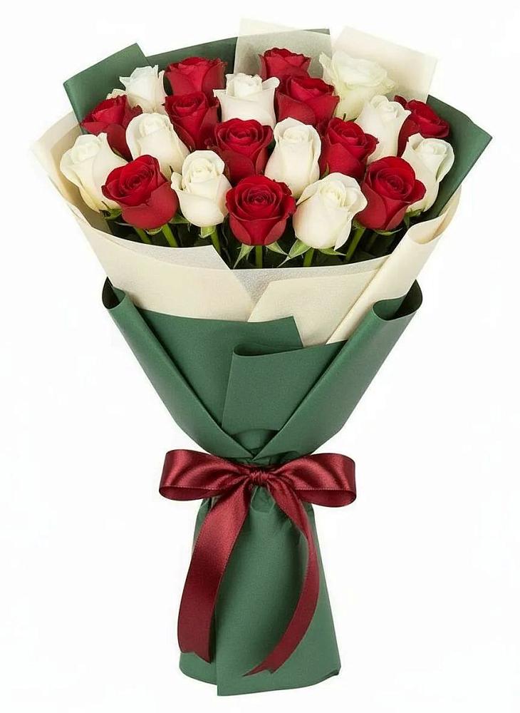 Букет Микс из красных и белых роз в Среднем