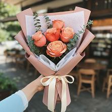 Букет цветов из:  Розы #REPLACE_PRED# Среднем