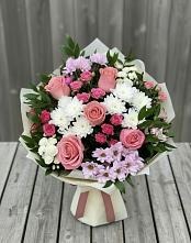 Букет цветов из:  Альстромерии, Гвоздики, Розы и Хризантемы в Среднем