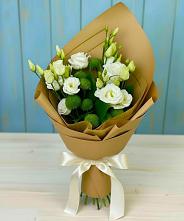 Букет цветов из:  Хризантемы и Лизиантусы #REPLACE_PRED# Среднем