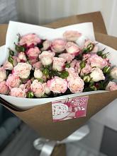 Букет цветов из:  Розы в Среднем