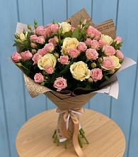 Букет цветов из:  Розы в Среднем