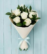 Букет цветов из:  Розы в Среднем