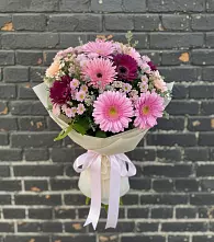 Букет цветов из:  Герберы и Хризантемы в Среднем