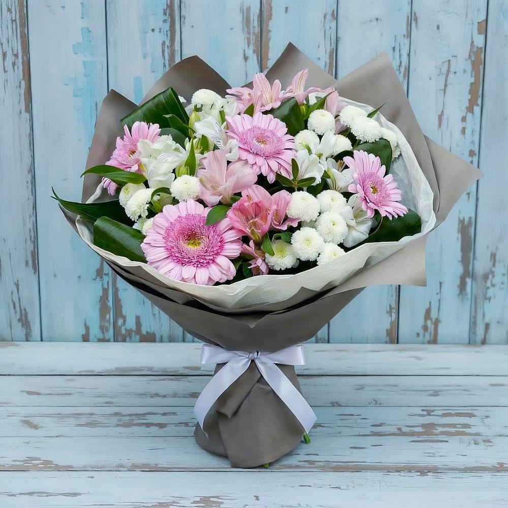 Букет цветов из: Герберы, Альстромерии и Хризантемы в Среднем