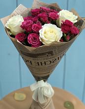 Букет цветов из:  Розы в Среднем
