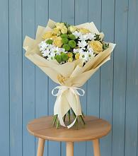 Букет цветов из:  Хризантемы и Розы в Среднем