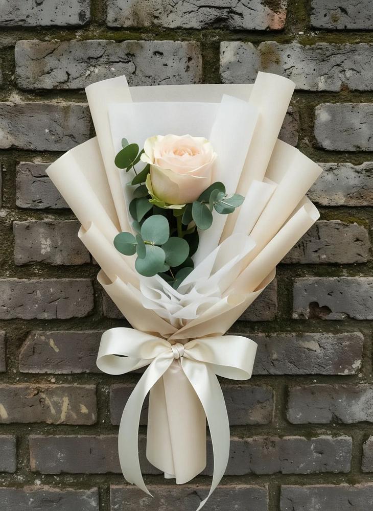 Букет цветов из: Розы в Среднем