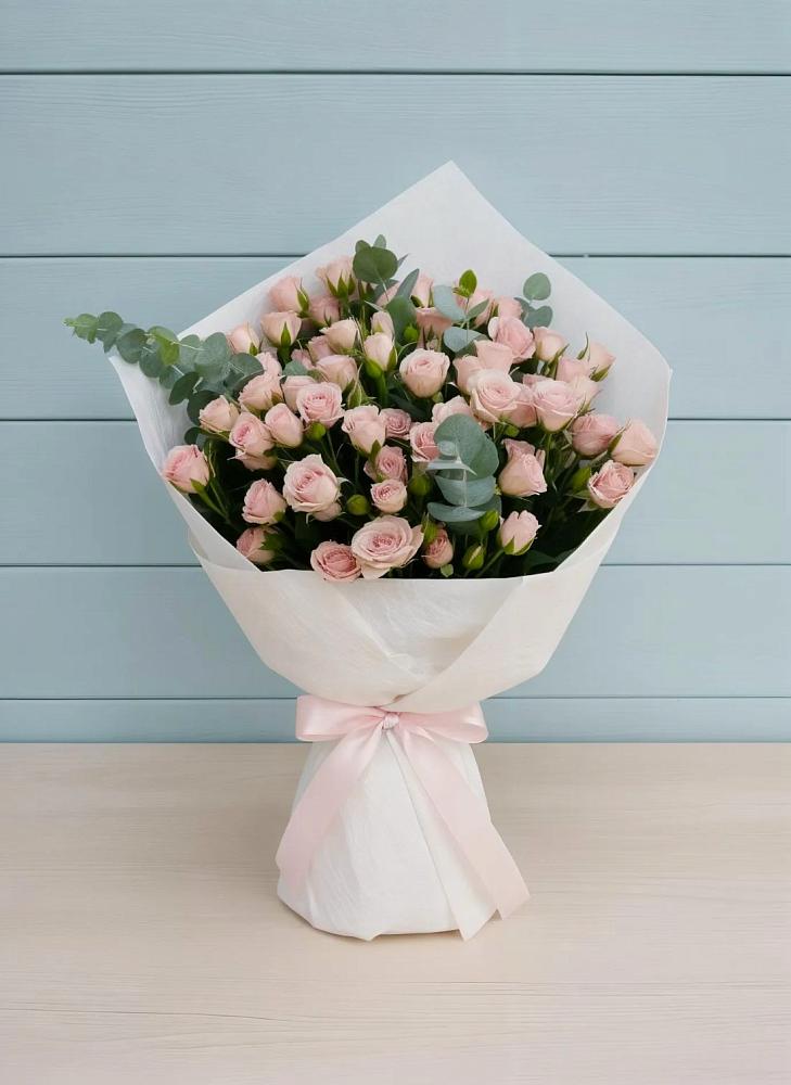 Букет цветов из: Розы в Среднем