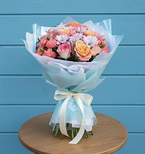 Букет цветов из:  Хризантемы и Розы в Среднем