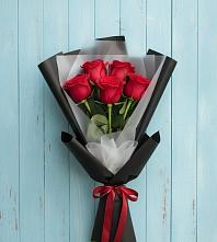 Букет цветов из:  Розы в Среднем
