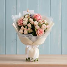 Букет цветов из:  Розы в Среднем