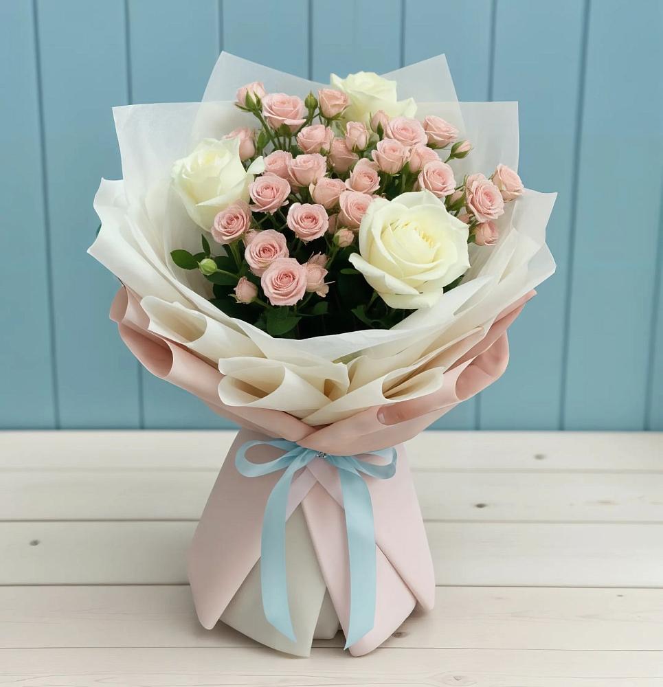 Букет цветов из: Розы в Среднем