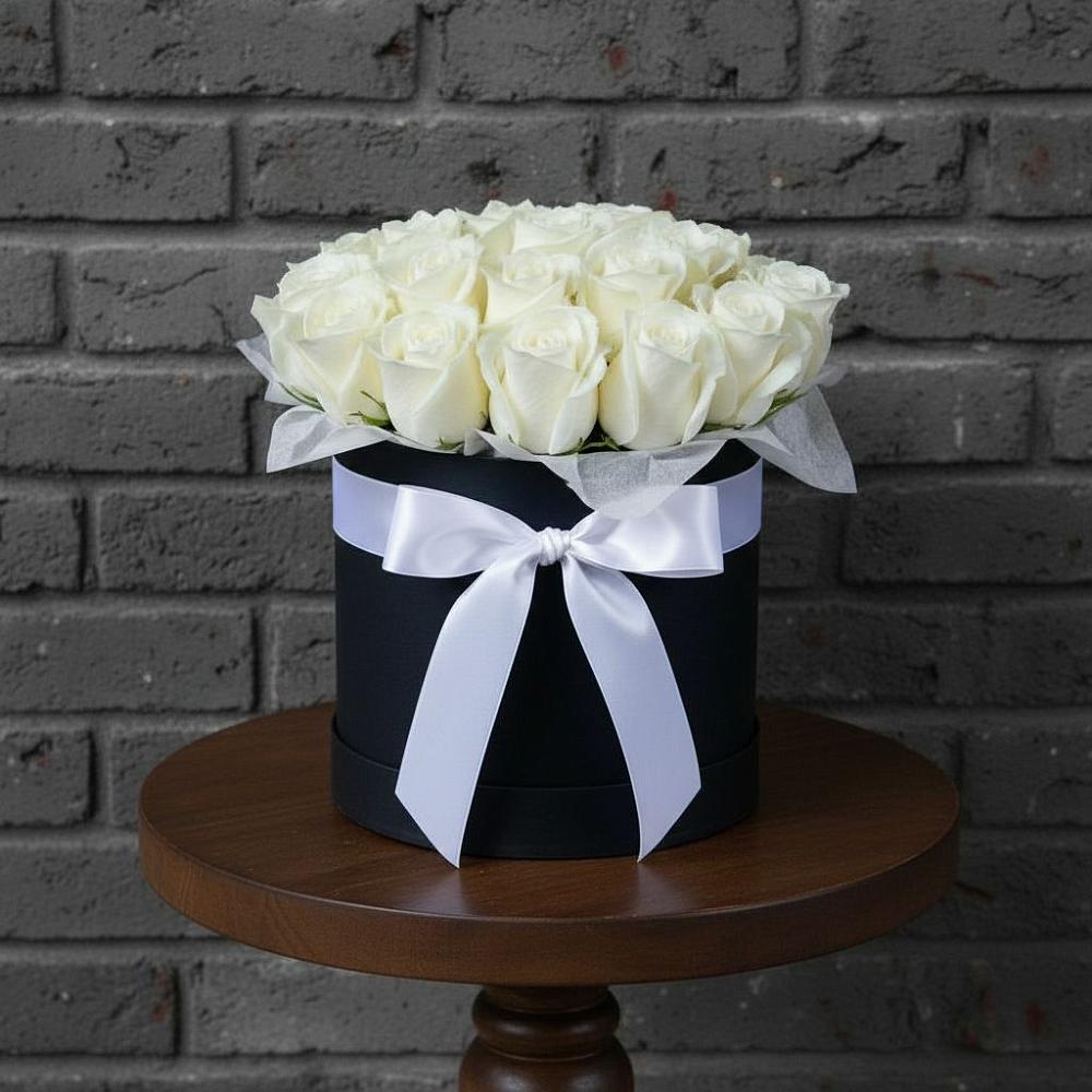 Цветочная композиция из Розы в шляпной коробке в Среднем