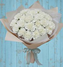 Букет цветов из:  Гвоздики в Среднем