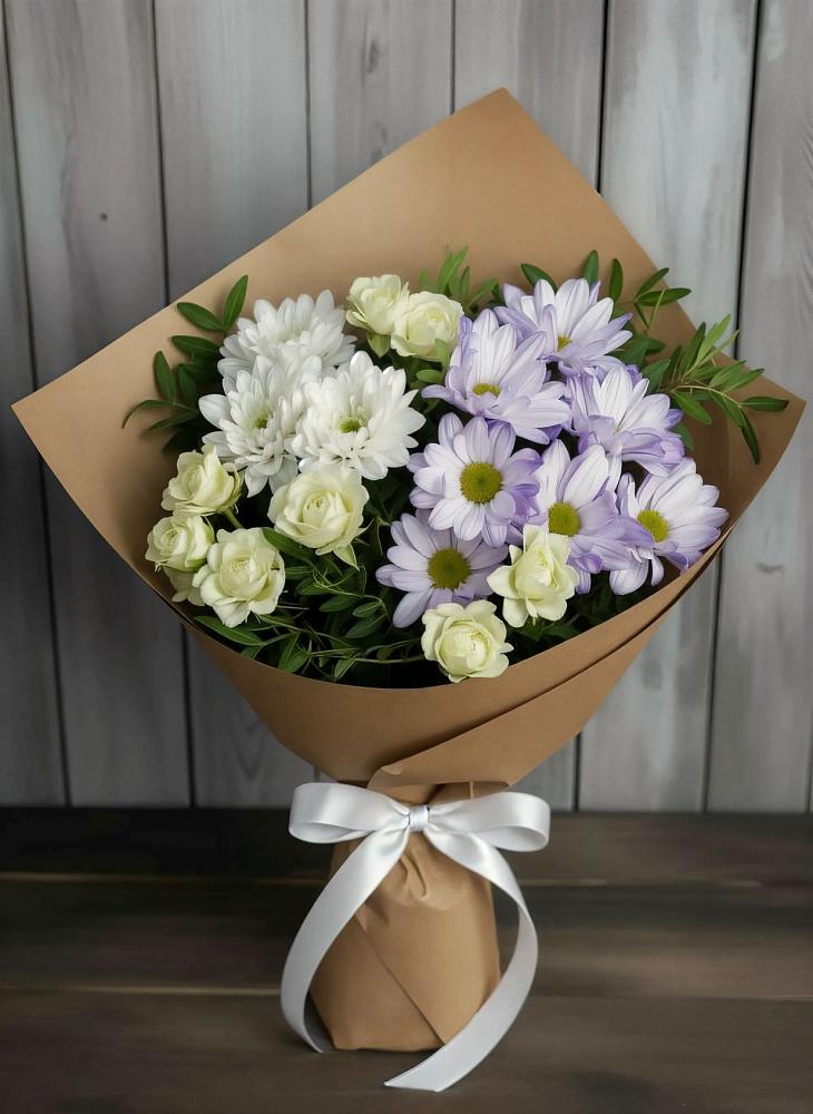 Букет цветов из: Хризантемы и Розы в Среднем