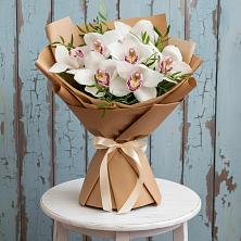 Букет цветов из:  Орхидеи и Розы в Среднем