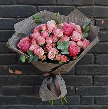 Букет цветов из:  Розы в Среднем